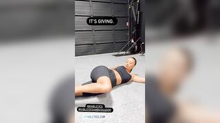 Draya Michele: Stretching is essential ♥️♥️ #3