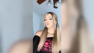 Loren Gray: Made a lip compilation cause I'm obsessed with her big juicy lips, ENJOY #2