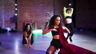 Madison Pettis: shaking that thing #2