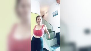 mady_gio: Red top bounce #4