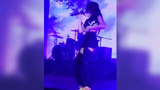 Dua Lipa: Love her moves #4