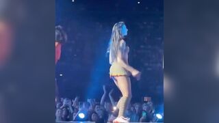 Miniskirt Perfection [Oslo Show]