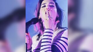 Dua Lipa: Iconic move #3