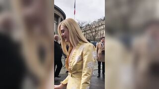 Elle Fanning: Giving out autographs #2