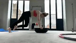 Elle Fanning: Yoga #3