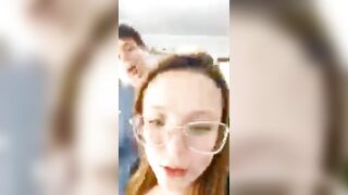 Famosas Gostosas: Larissa Manoela - Pagando peitinho em live #4