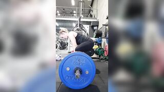 Fit Girls: 150kg deadlifts #1