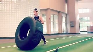 Fit Girls: 220 pound tire. Leg day was a success! #4