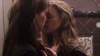 Tracey spiridakos (upton Chicago pd ) lesbian make out with Katie Cassidy (laurel lance Arrow) #2