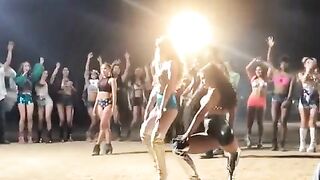 Jade Chynoweth: 1 low Twerk in Latex at Enrique Iglesias video shoot (2018) #2