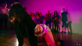 Jade Chynoweth: Twerking GIF #3