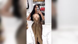 Jailyne Ojeda: Nice cleavage #2