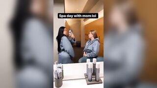 Jailyne Ojeda: Did a little twerk in front of her mom #4