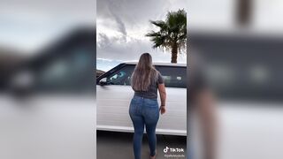 Jailyne Ojeda: Jailyne Twerks On Her Family №2 #4