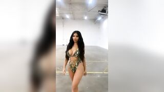 Janet Guzman: Bouncy Strut #4