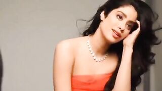 Janhvi kapoor on the way to become a sex goddess ???????????? Her lips are perfect for a bj ????