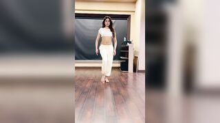 Janhvi Kapoor's belly dance practice ????????