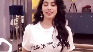 Janhvi Kapoor talking about her sex fantasy ???? She likes it sweaty and hot