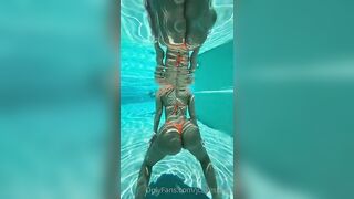 JayCake: Twerking underwater! This is real the moon that makes the waves. #4