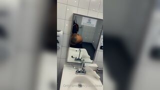 JayCake: Twerk in public restroom #4