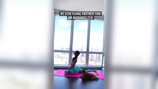 Jen Selter: floor stretches #2