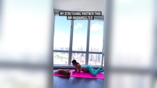 Jen Selter: floor stretches #3