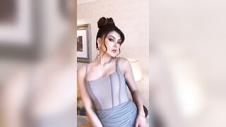 Urvashi Rautela has the body that deserves loads of jizz on it.... ????????????????