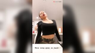 Booty shake & slap