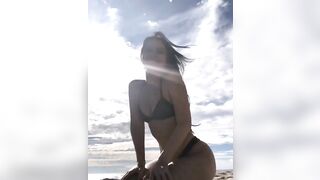 Julia Kelly: Beach days are coming #3