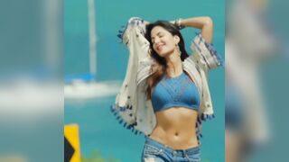 Katrina Kaif: Katrina in shorts and a crop top ♥️♥️ #4