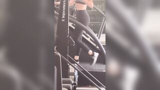 Khloe Kardashian: perfect ass №2 #3