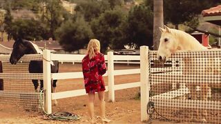 Kiernan Shipka: InStyle Mexico Behind the Scenes #3