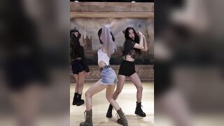 Kpop: Blackpink - Jisoo (ft. Lisa) #4