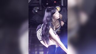 Kpop: Red Velvet - Joy cleavage #3