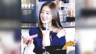 Kpop: Red Velvet - Irene's shoulder #2