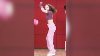 Kpop: Twice - Nayeon Dance Practice #4