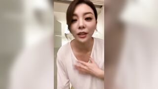 Kpop: Ailee - Fanservice during IG live #3