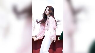 Kpop: Everglow - Yiren in White Jeans #4