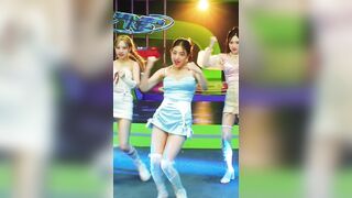 Twice -Sana Jihyo Mina Nayeon Momo