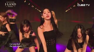 I-DLE - Soojin & Shuhua cleavage