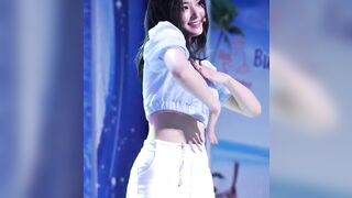 Kpop: Fromis_9 - Saerom yummy tummy and slurpy sweaty back #3