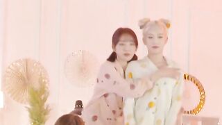 Kpop: LOONA - Kim Lip & Yves #3