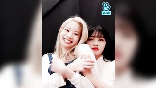 Kpop: Twice - Momo getting handsy with Dahyun! #4