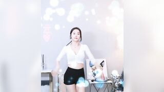 Crayon Pop - Ellin Teasing and Unbuttoning her Top while Dancing, Lots of Downblouse