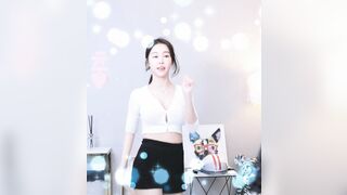 Kpop: Crayon Pop - Ellin Teasing and Unbuttoning her Top while Dancing, Lots of Downblouse #2