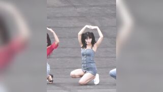 Kpop: Twice - Momo's cute bouncy Momos #3