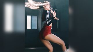 Kpop: Lisa ass GIF blackpink 5 by danny642us #3