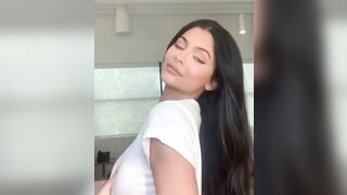 Kylie Jenner: Feeling herself №3 #2