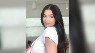 Kylie Jenner: Feeling herself №3 #3