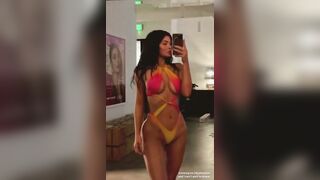 Kylie Jenner: sexy swimsuit #2